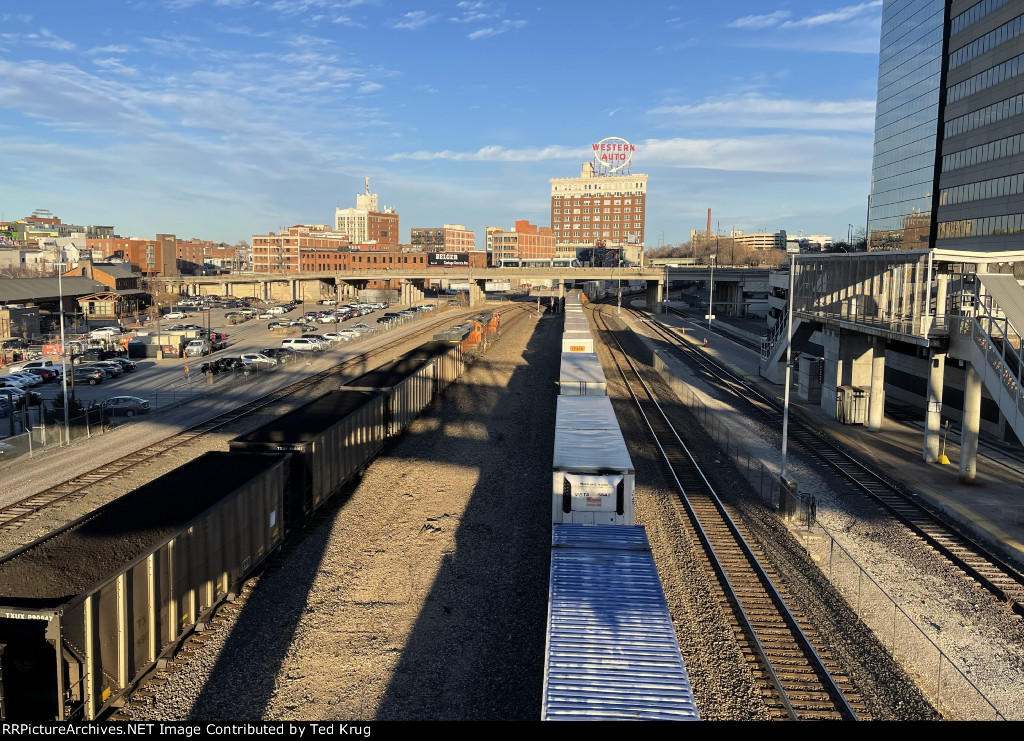 BNSF 8495 & 6158